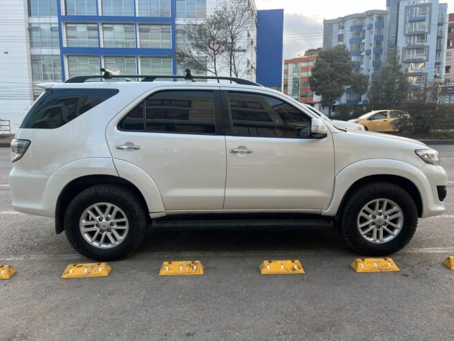 TOYOTA FORTUNER 4X4