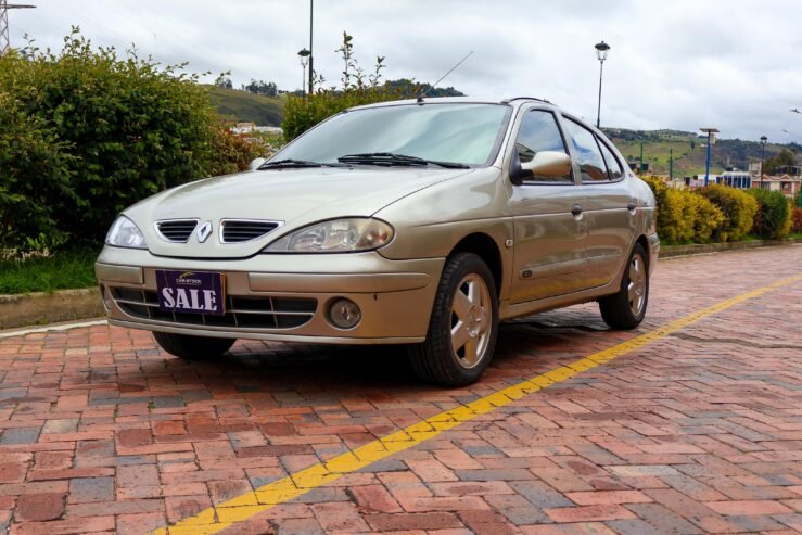 RENAULT MEGANE UNIQUE